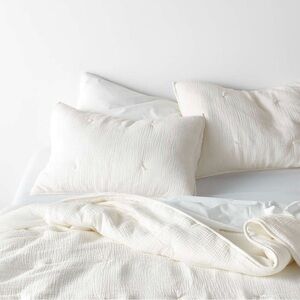 Crate and Barrel Aire Crinkle Gauze Organic Cotton Linen Blend Standard Sham